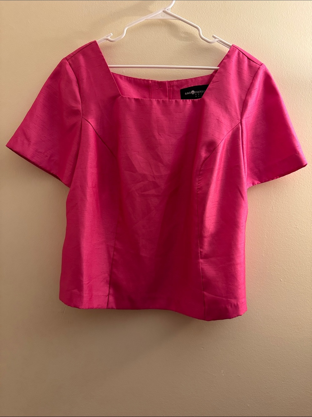 SAG HARBOR Hot Pink Short Sleeve Blouse